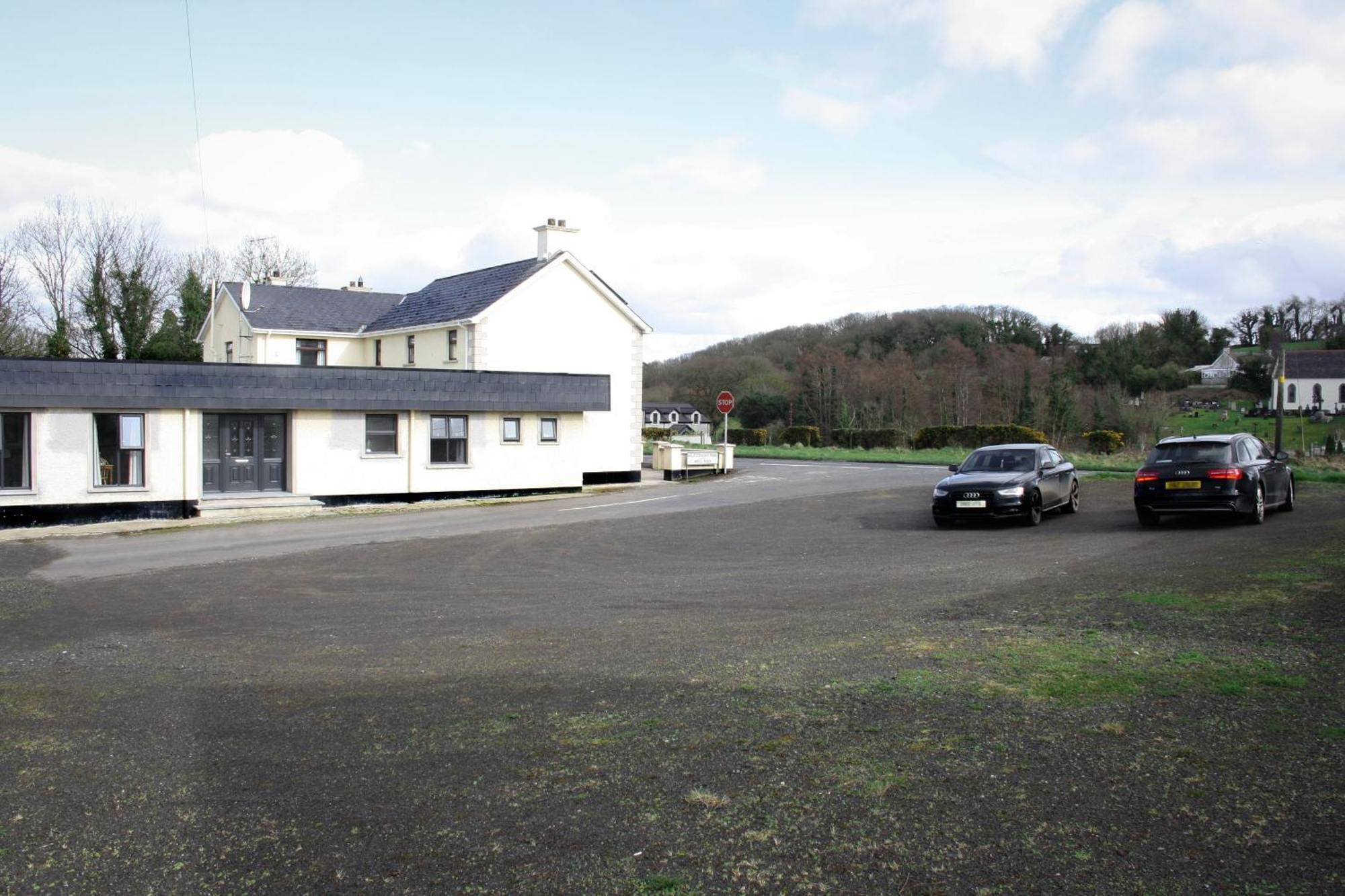 The Coach Inn Strabane Exterior photo